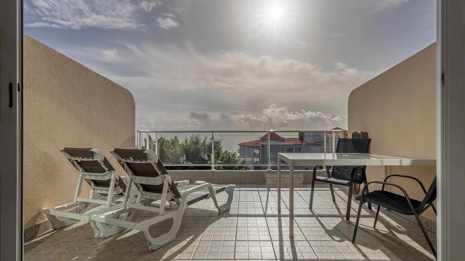 Costa Apartment II - Linda Vista Caniço 0*,